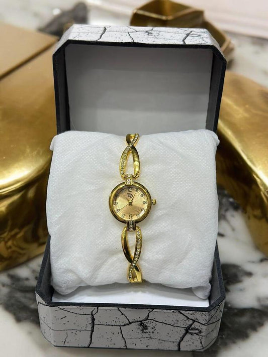 Royal Twist Bracelet Watch – Gold Elegance